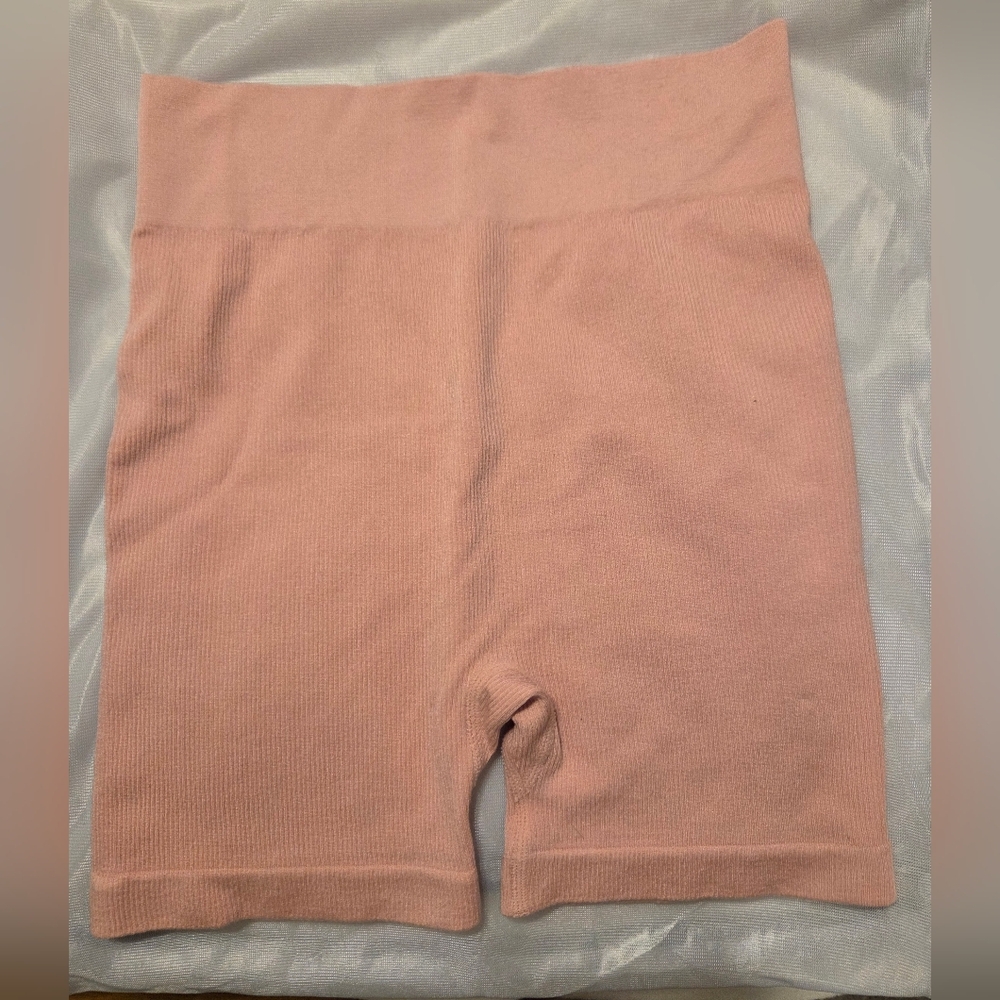 Loft NWOT Seamlesss Highwaisted Shorts